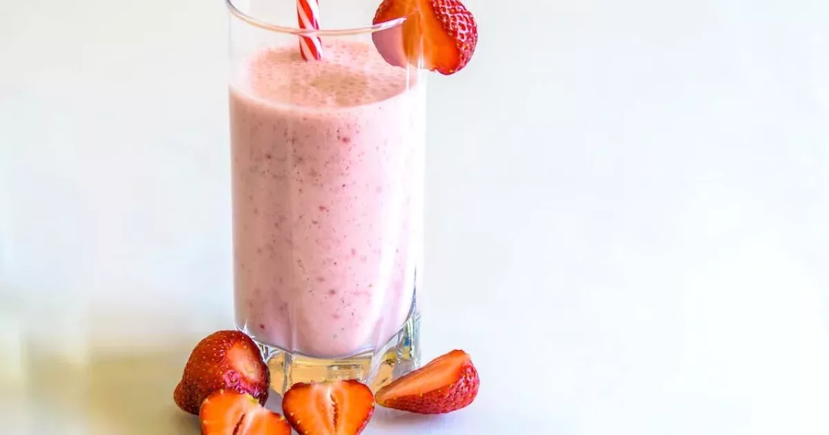 Grace Foods | Grace Strawberry Syrup Sweet Shake